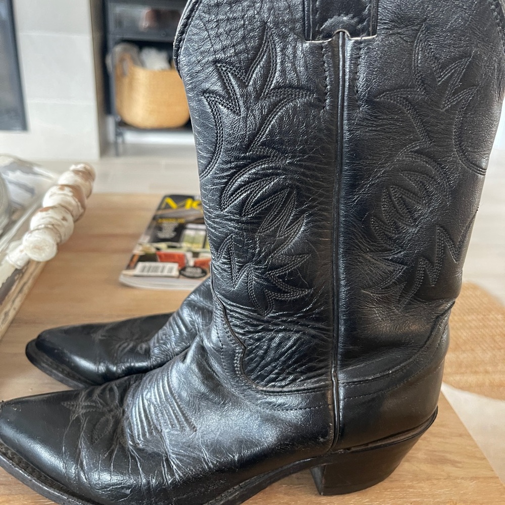 Justin Boots Black Embroidered Heeled Boots